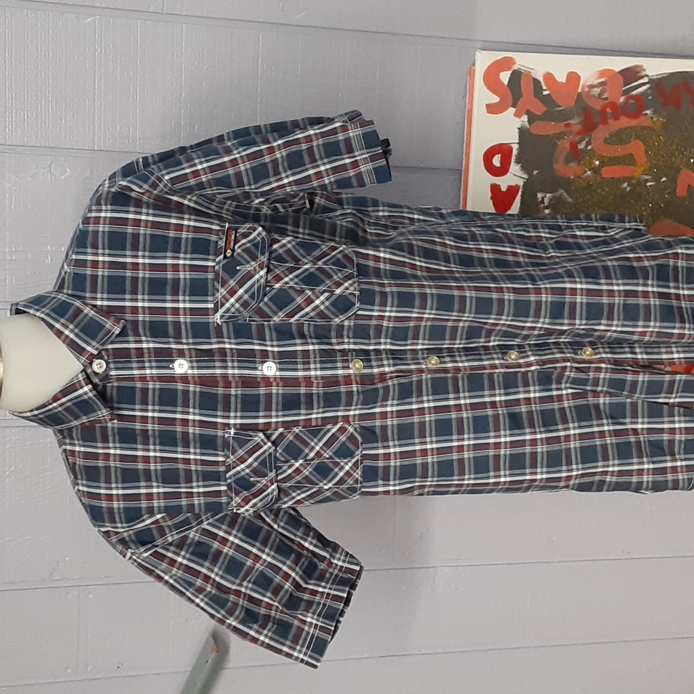 Short sleeved casual button up